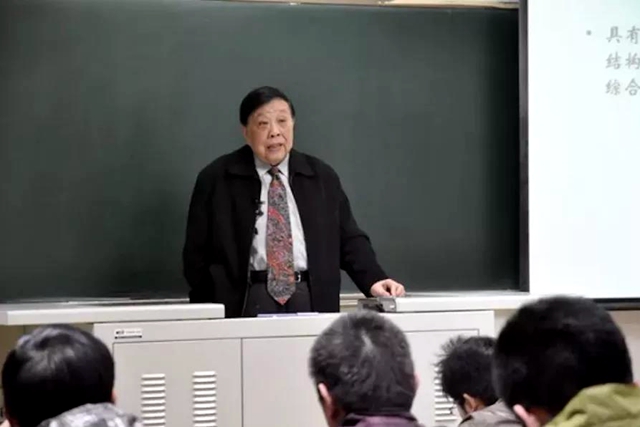 王越为本科生上课.jpg
